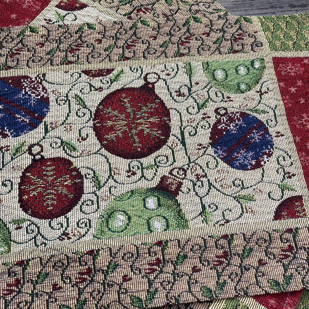 Set‎ of 4 Christmas Ball Ornaments Tapestry Placemats - Picture 2 of 5
